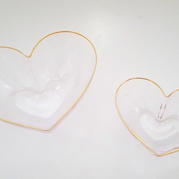NEW Williams Sonoma Set of 2 Heart Shaped Gold Trimmed Glass Serving Bowls NIB - Picture 4 of 5